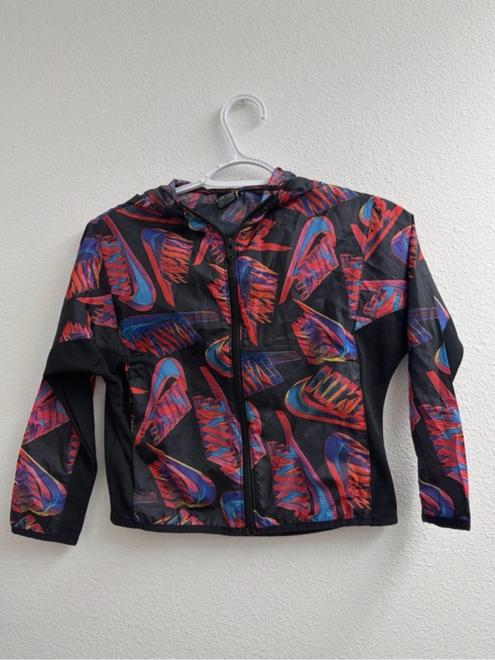Nike Kids y2k lightweight packable windbreaker Multicolor swoosh size 6